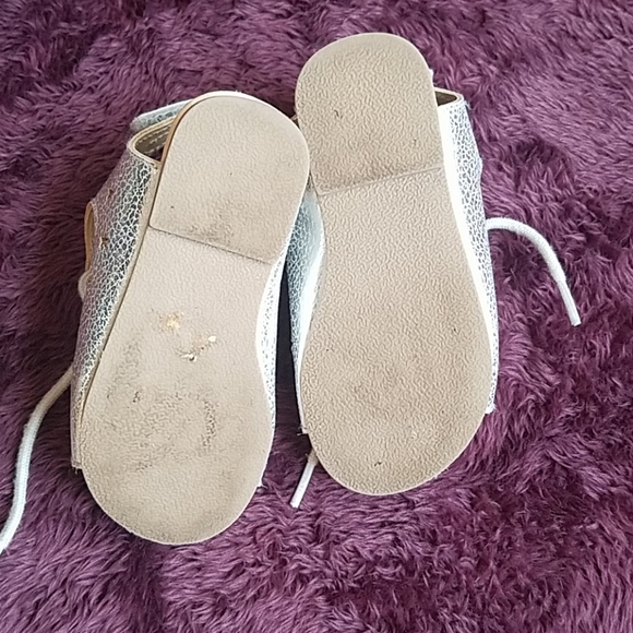 Lot 4 pair size 6 girls' summer shoes Gymboree - Picture 9 of 9